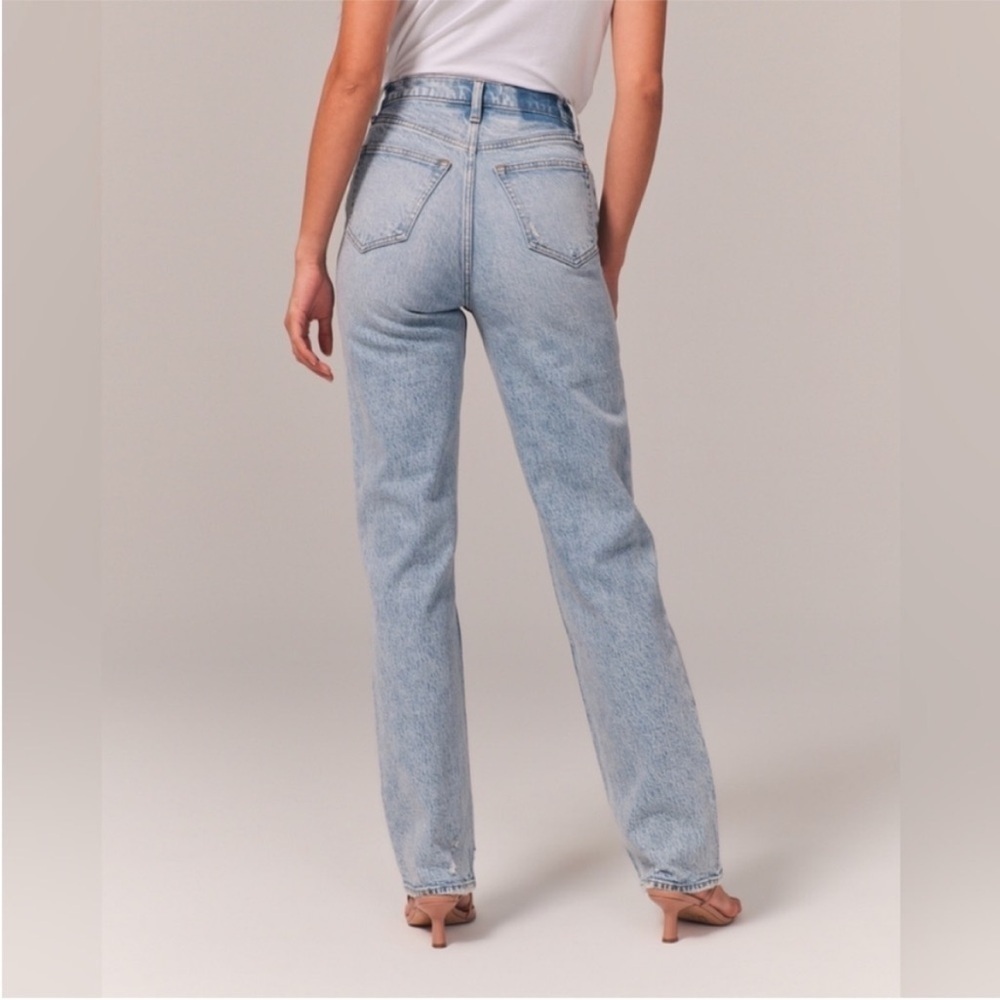 Abercrombie & Fitch 90s straight Ultra High Rise Jeans Light Wash 27 / 4 - Picture 2 of 6